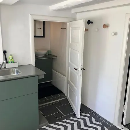 Big Basement With Privat Bathroom Alloggio in famiglia *