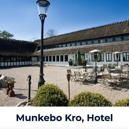 Big Basement With Privat Bathroom Munkebo